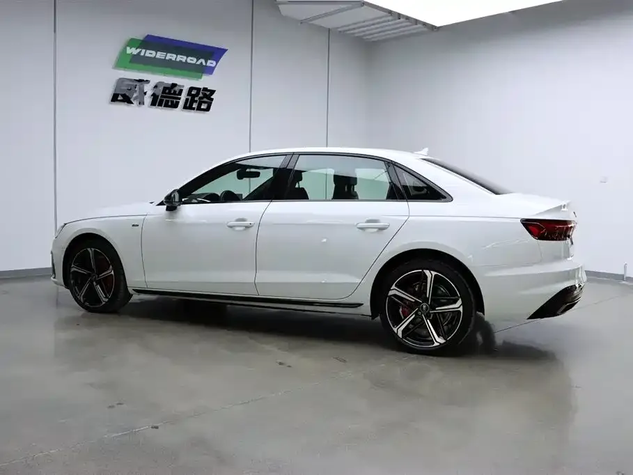 Audi A4L 2024 из CN, фото 7