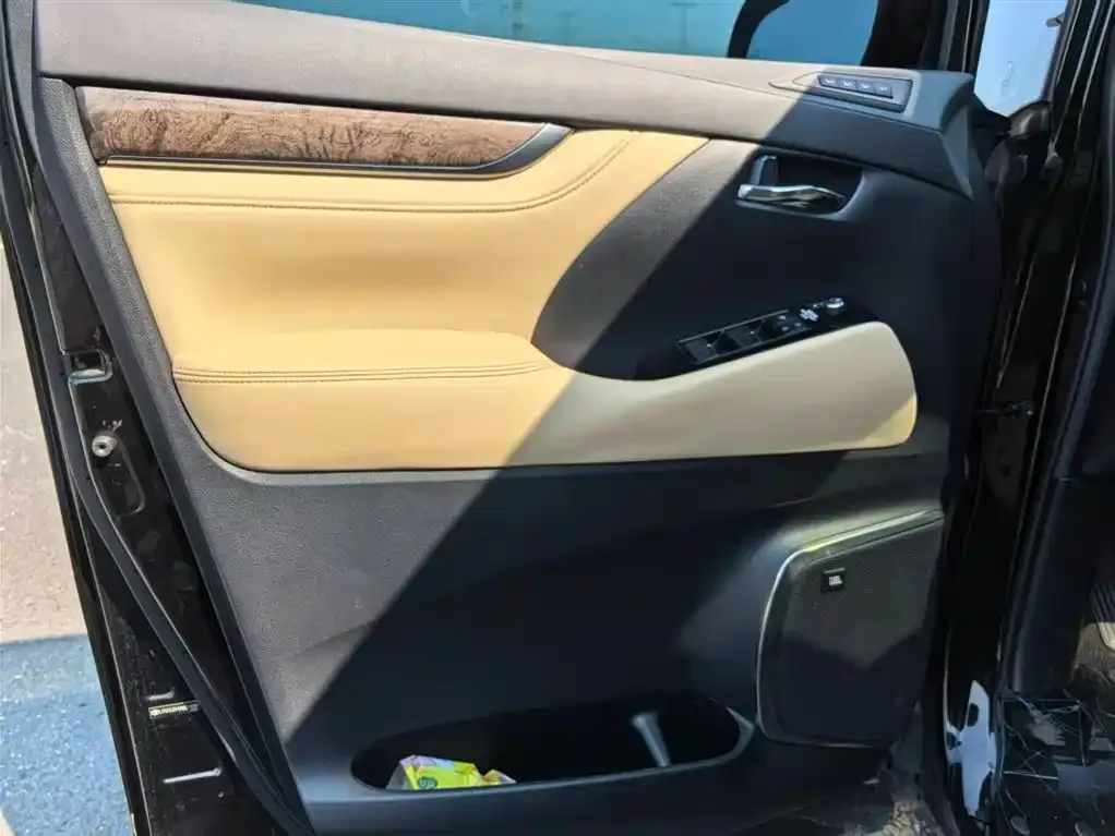 Toyota Alphard 2022 из CN, фото 10