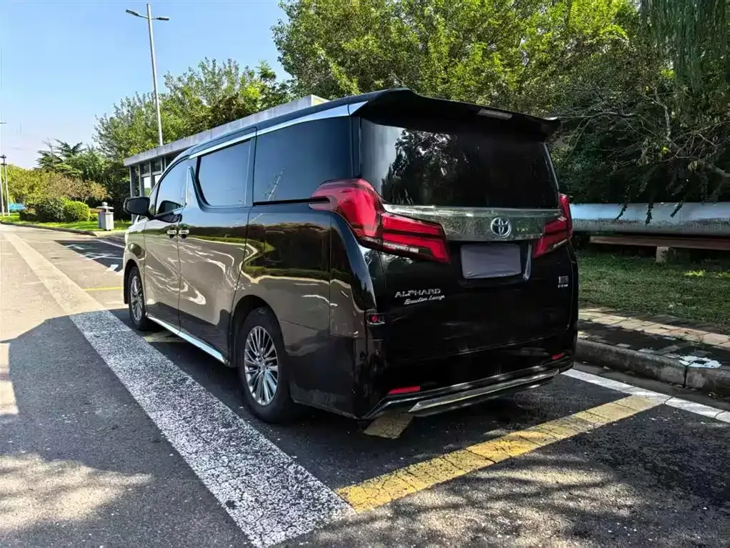 Toyota Alphard 2022 из CN, фото 4
