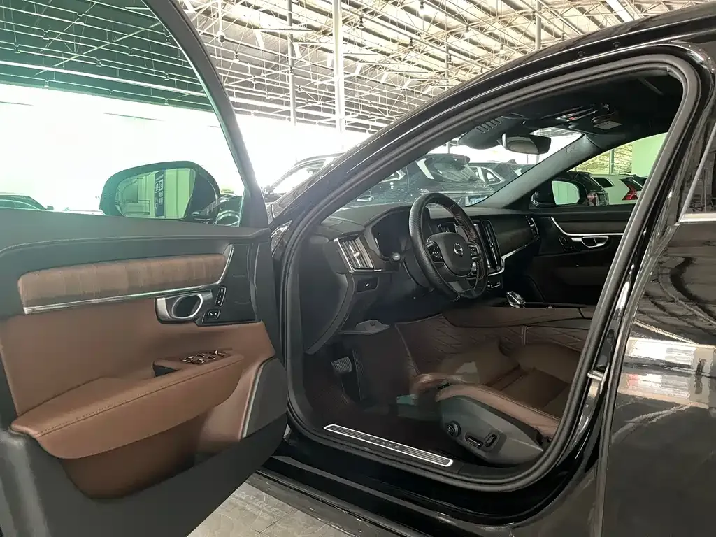 Volvo S90 — фото 8