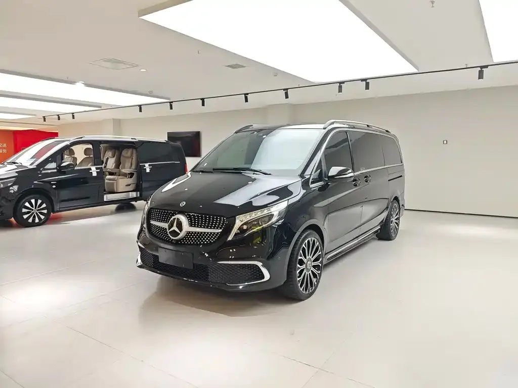 Mercedes-Benz V-Class — фото 1