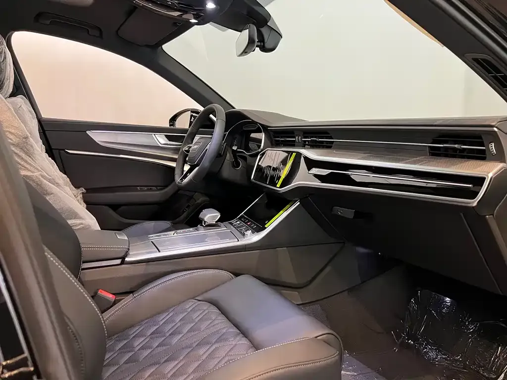 Audi A6L 2025 из CN, фото 6