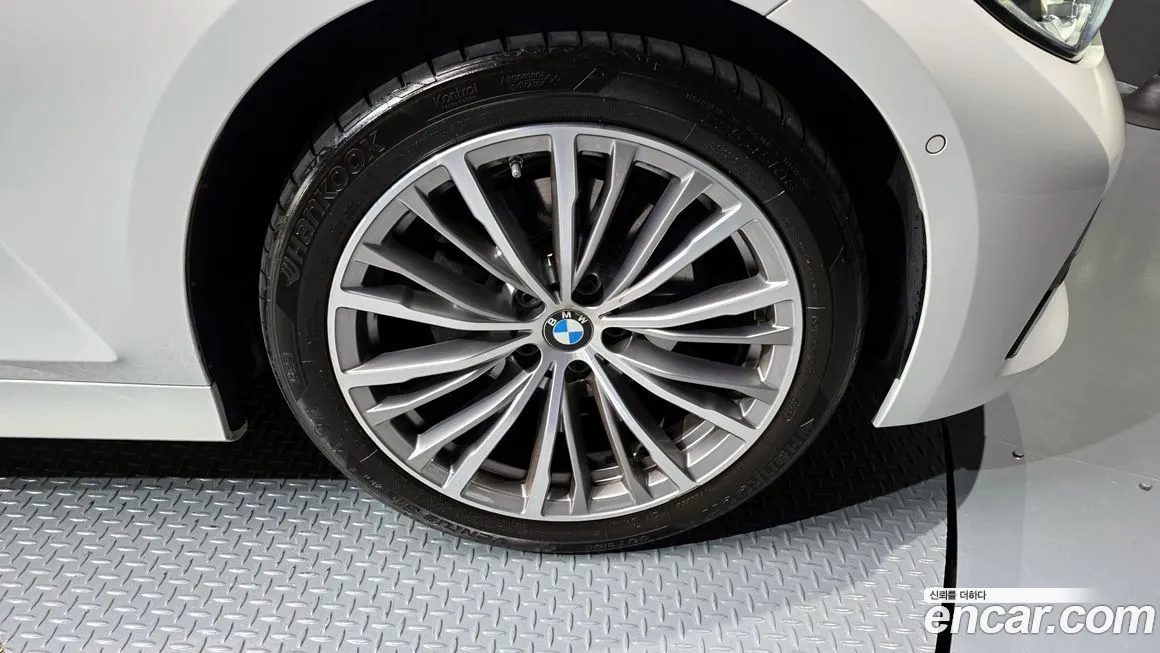 BMW 3-Series 2022 из KR, фото 5