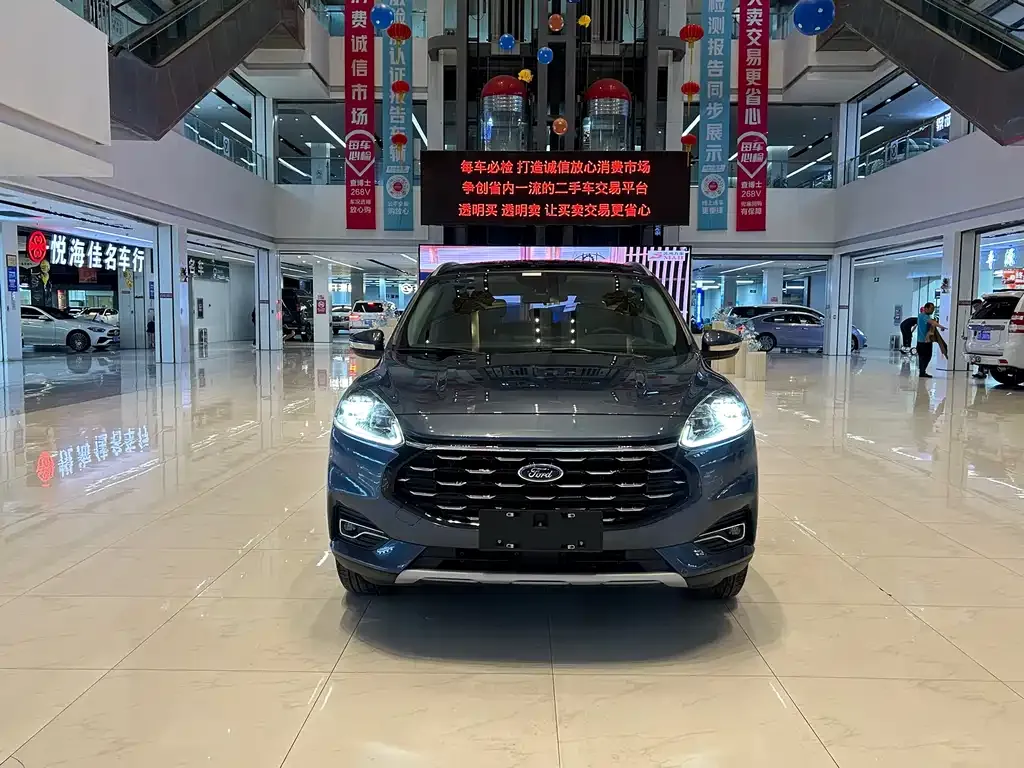 Ford Escape 2022 из CN, фото 2