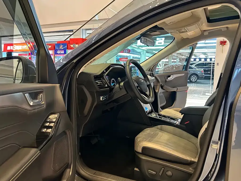 Ford Escape 2022 из CN, фото 7