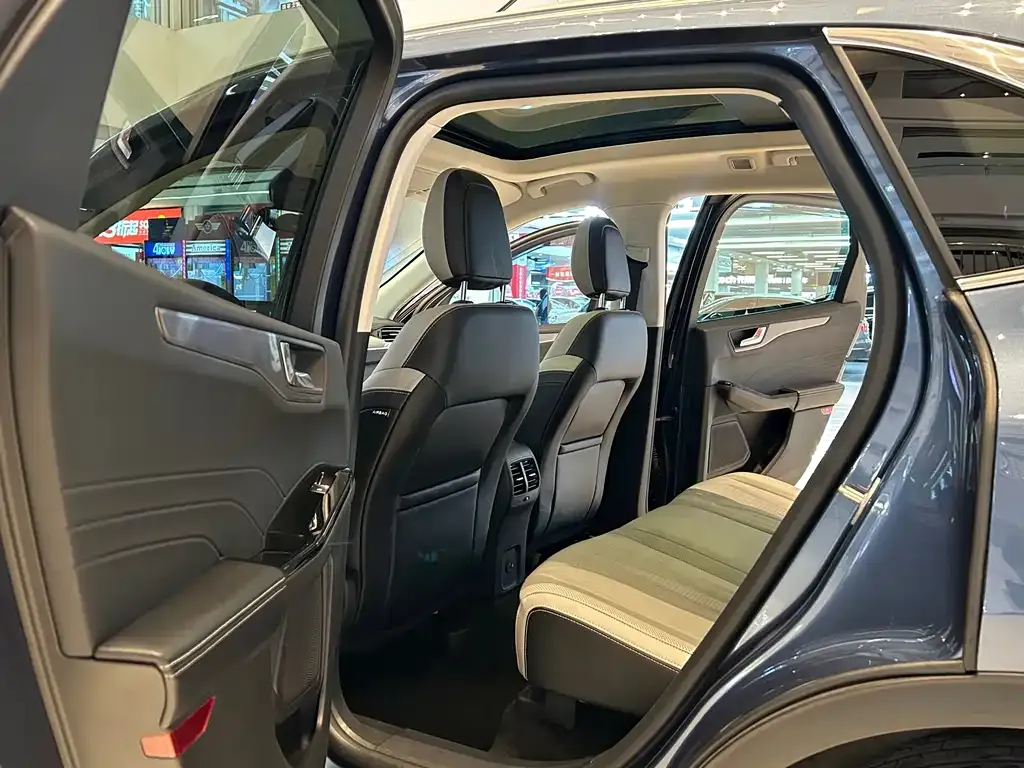 Ford Escape 2022 из CN, фото 8