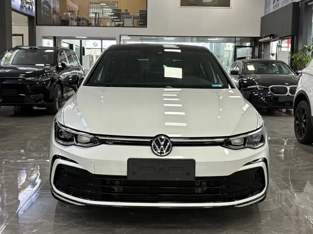 Volkswagen Golf 2021 из CN, фото 2