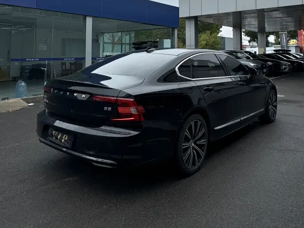 Volvo S90 2023 из CN, фото 5