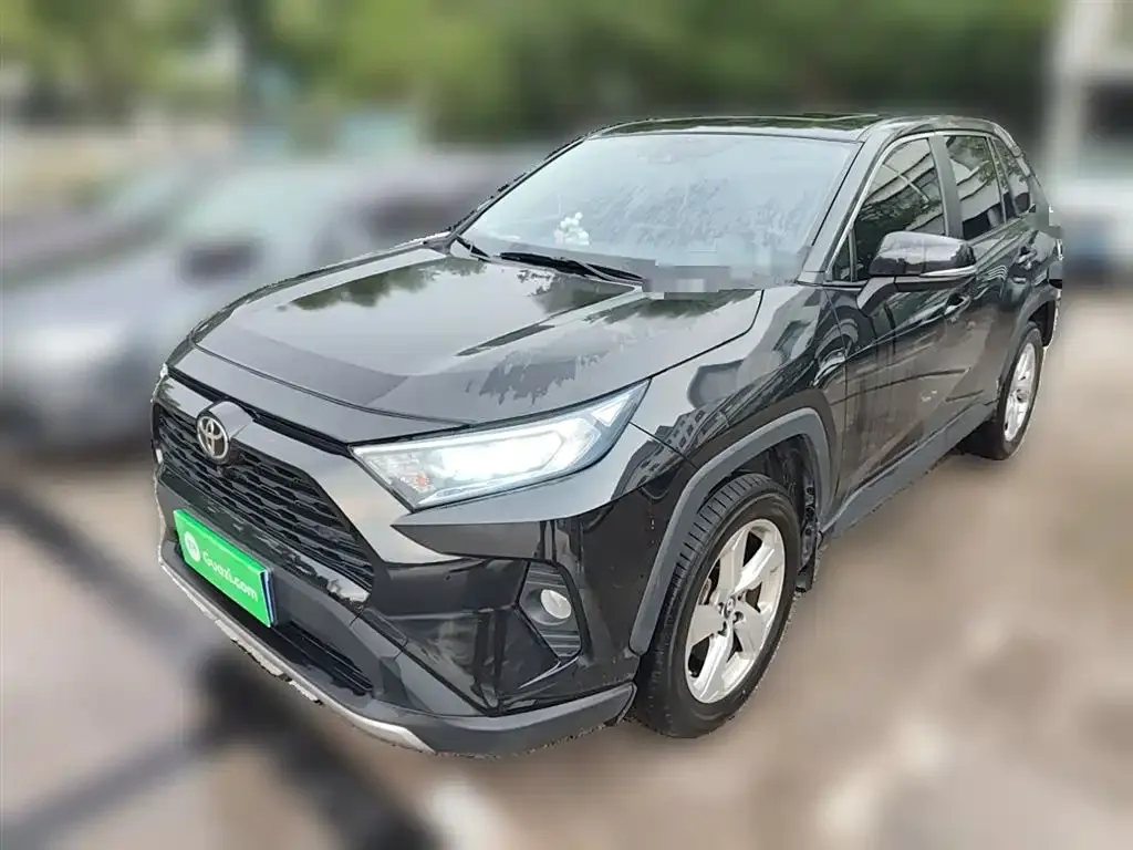 Toyota RAV4 2023 из CN, фото 1