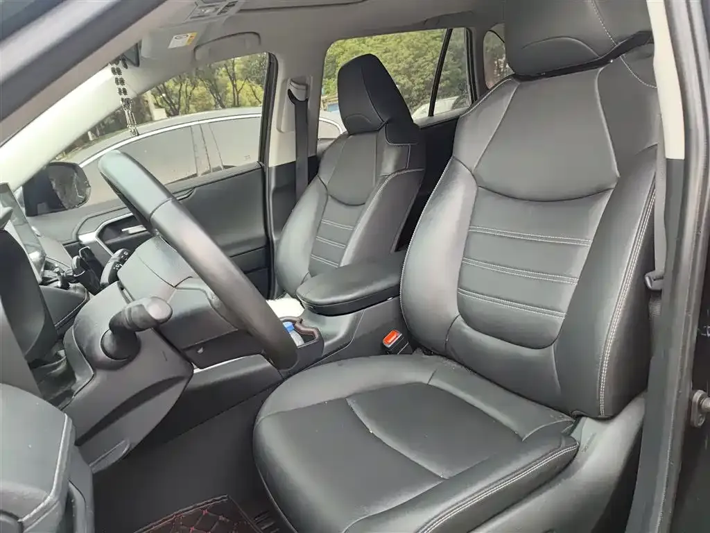 Toyota RAV4 2023 из CN, фото 8