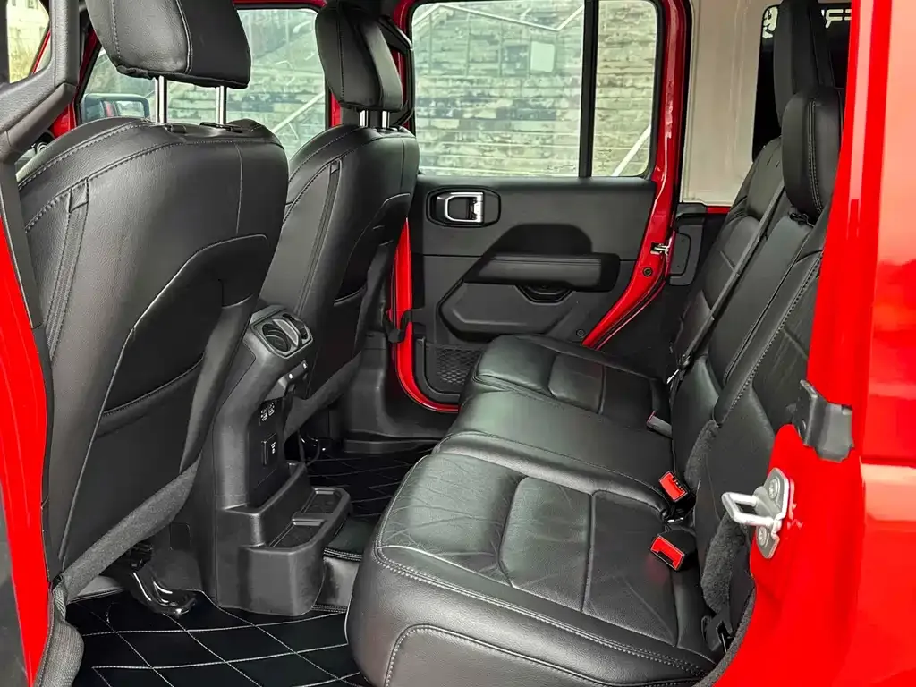 Jeep Wrangler 2022 из CN, фото 9