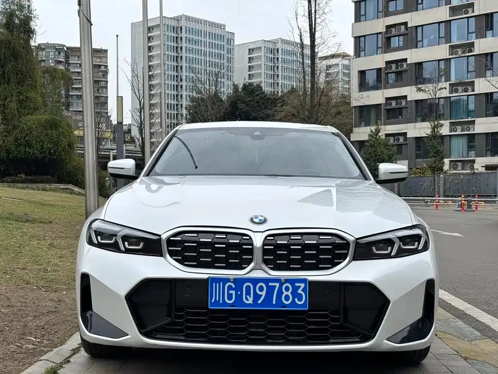 BMW 3 Series 2023 из CN, фото 2
