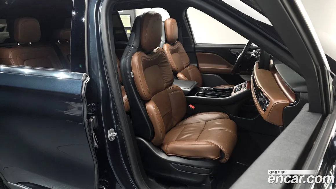 Lincoln Aviator 2023 из KR, фото 10