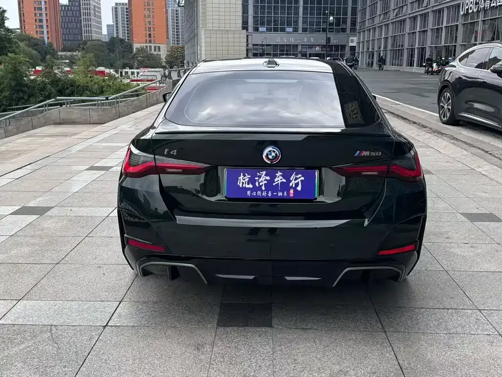 BMW i4 — фото 5