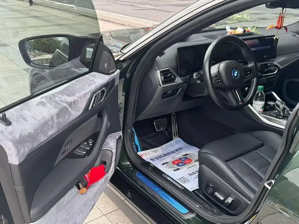 BMW i4 — фото 9