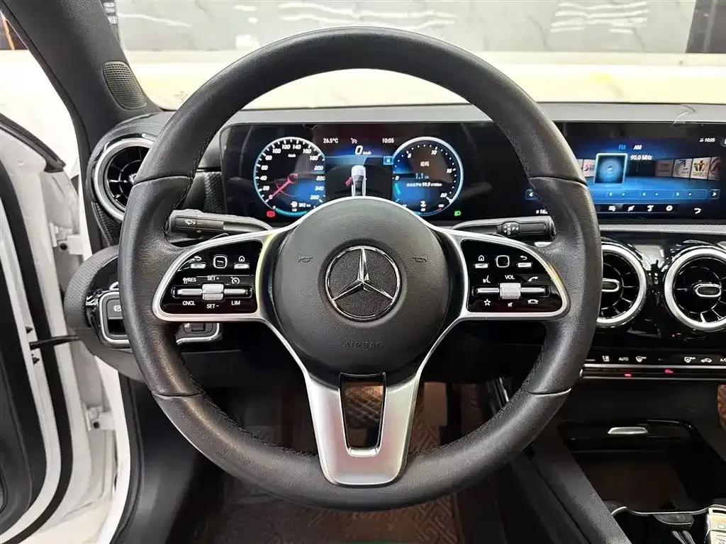 Mercedes-Benz A-Class 2023 из CN, фото 4