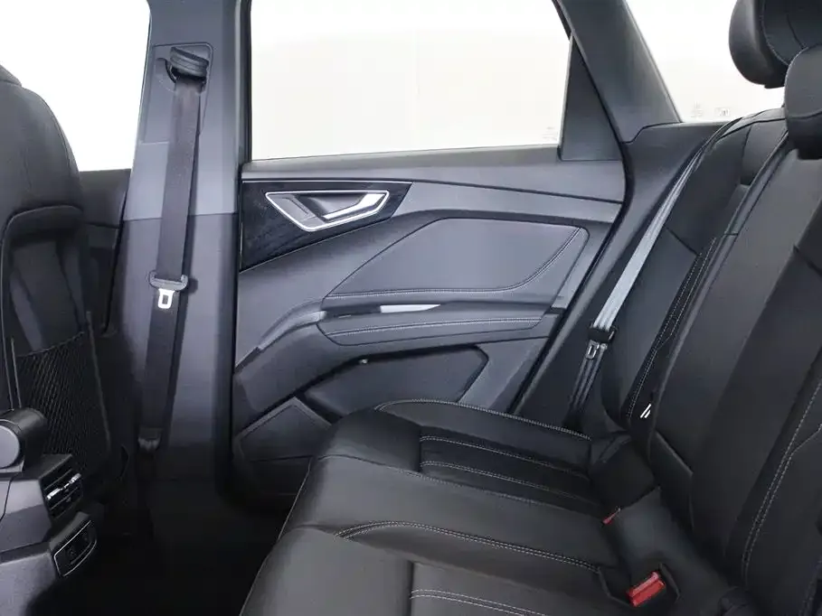 Audi Q4 e-tron 2024 из CN, фото 8