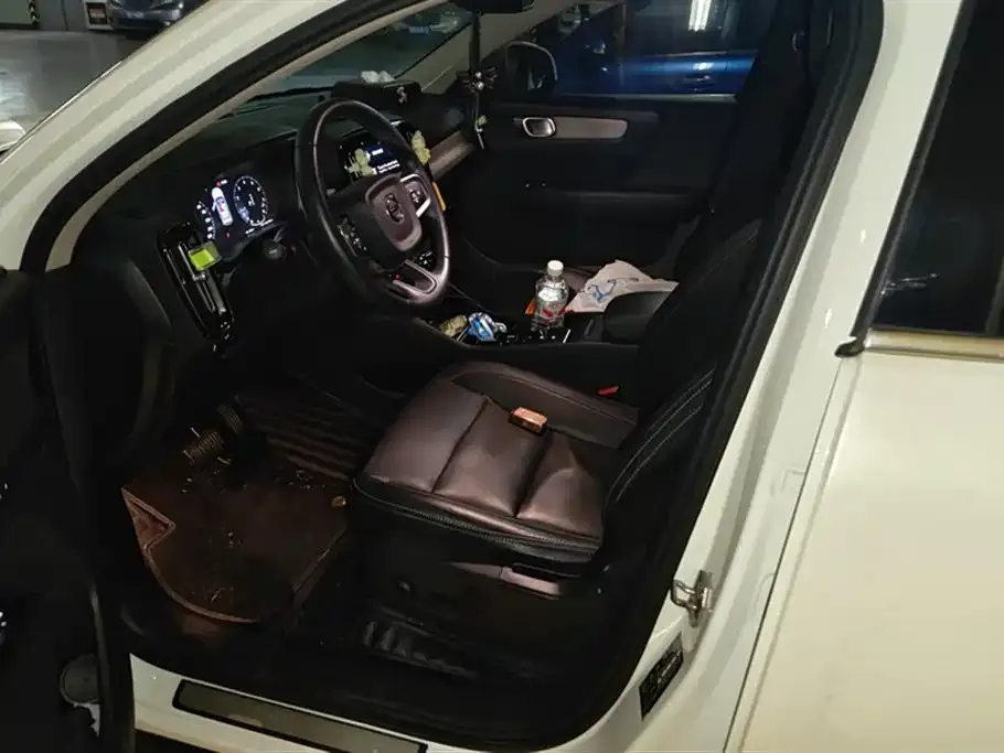 Volvo XC40 2021 из CN, фото 9