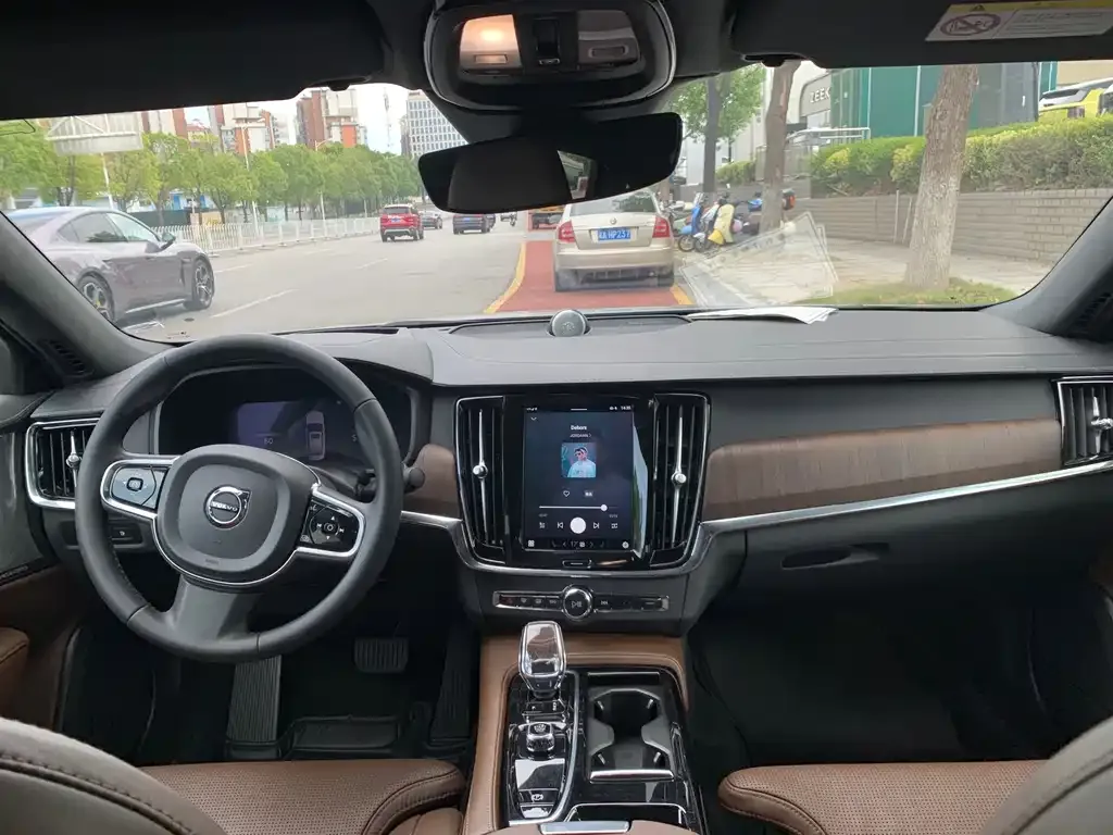 Volvo S90 PHEV 2023 из CN, фото 8