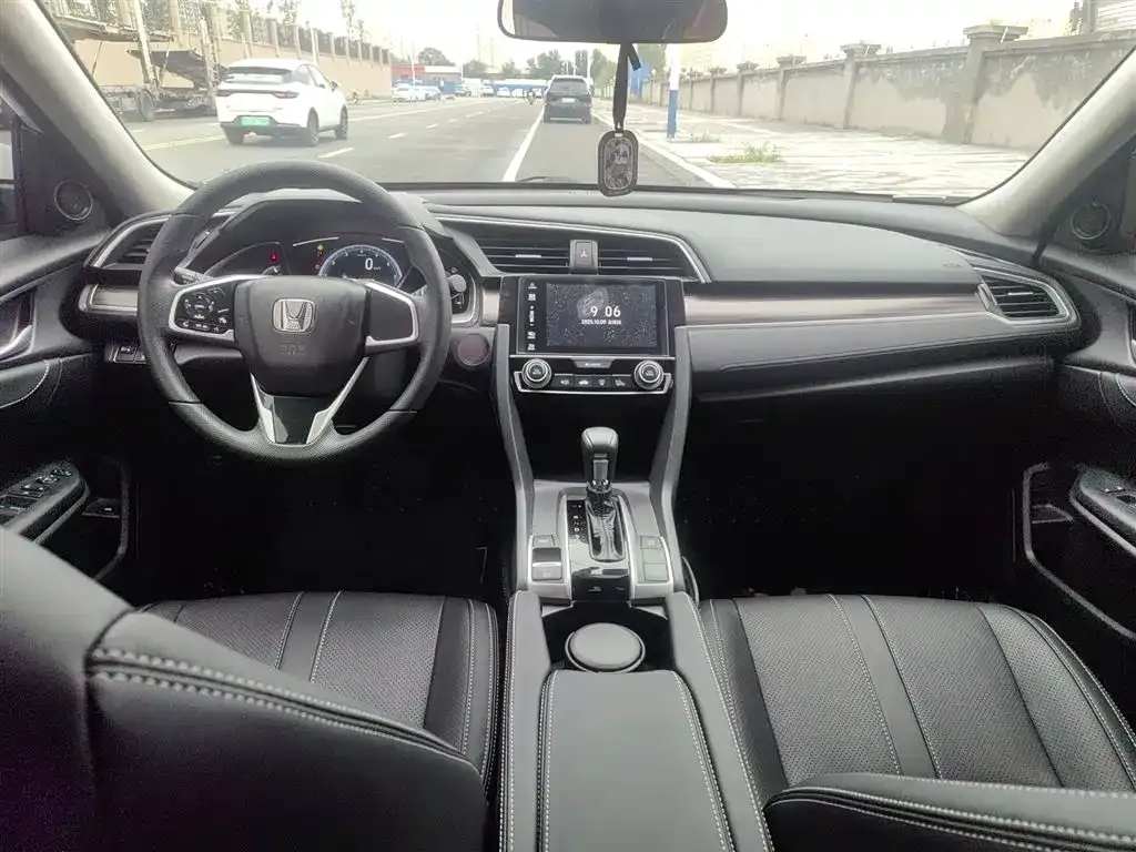 Honda Civic — фото 10