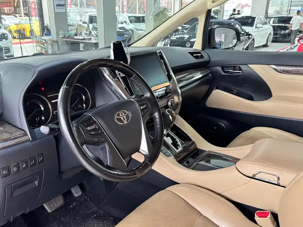 Toyota Alphard 2023 из CN, фото 4