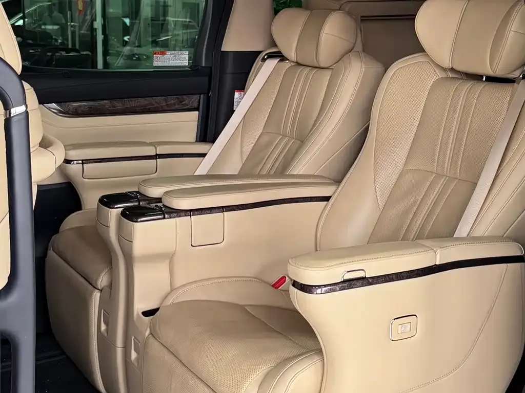Toyota Alphard 2023 из CN, фото 6