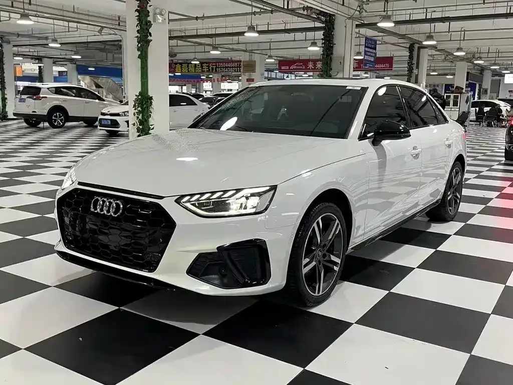 Audi A4L 2022 из CN, фото 1