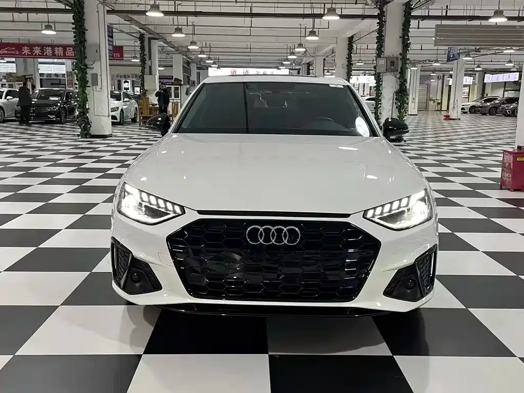 Audi A4L 2022 из CN, фото 2