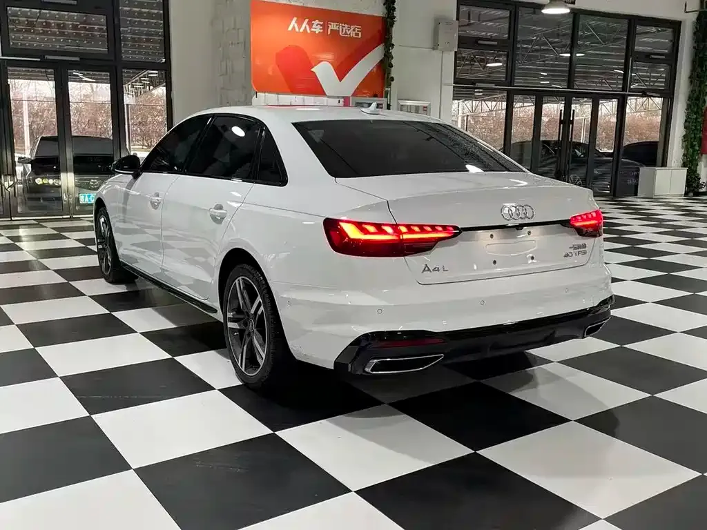 Audi A4L 2022 из CN, фото 7