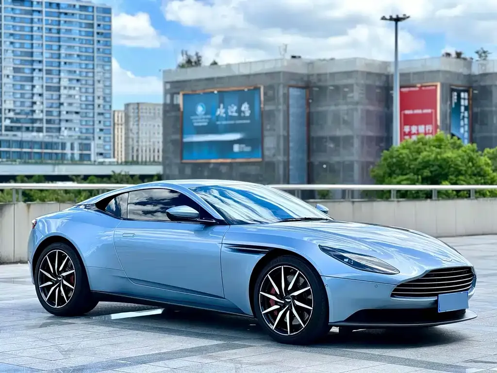 Aston Martin DB11 2022 из CN, фото 2