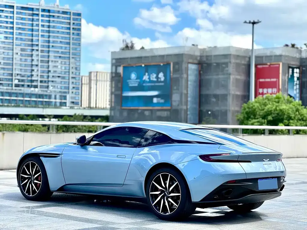 Aston Martin DB11 2022 из CN, фото 5