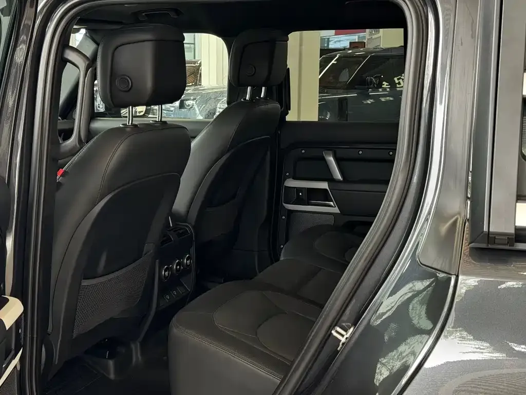 Land Rover Defender 2023 из CN, фото 7