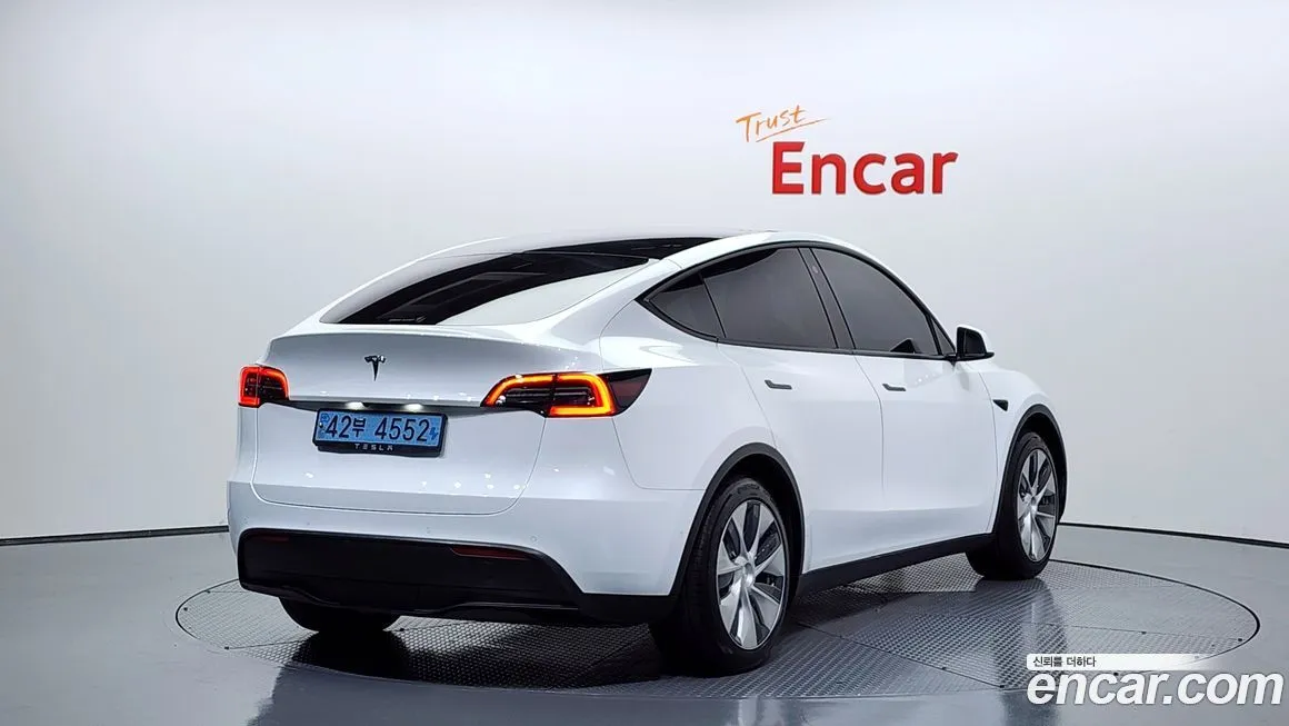 Tesla Model Y 2021 из KR, фото 2