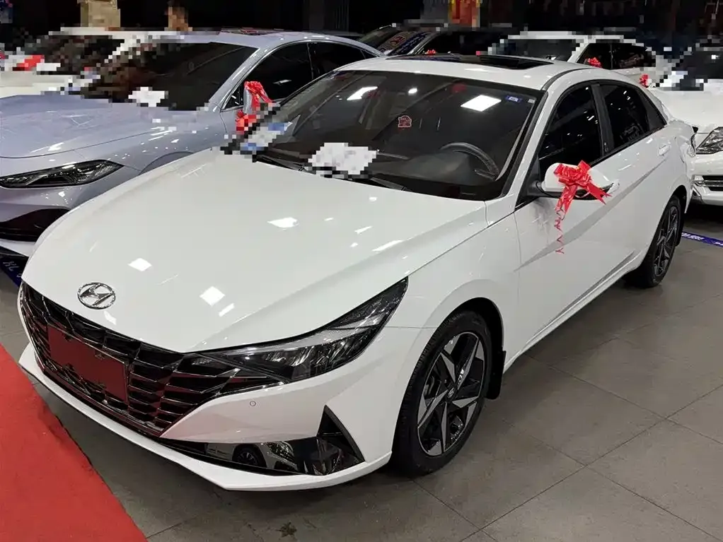 Hyundai Elantra 2023 из CN, фото 1