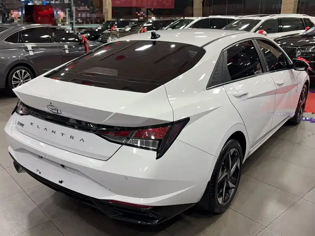 Hyundai Elantra 2023 из CN, фото 10