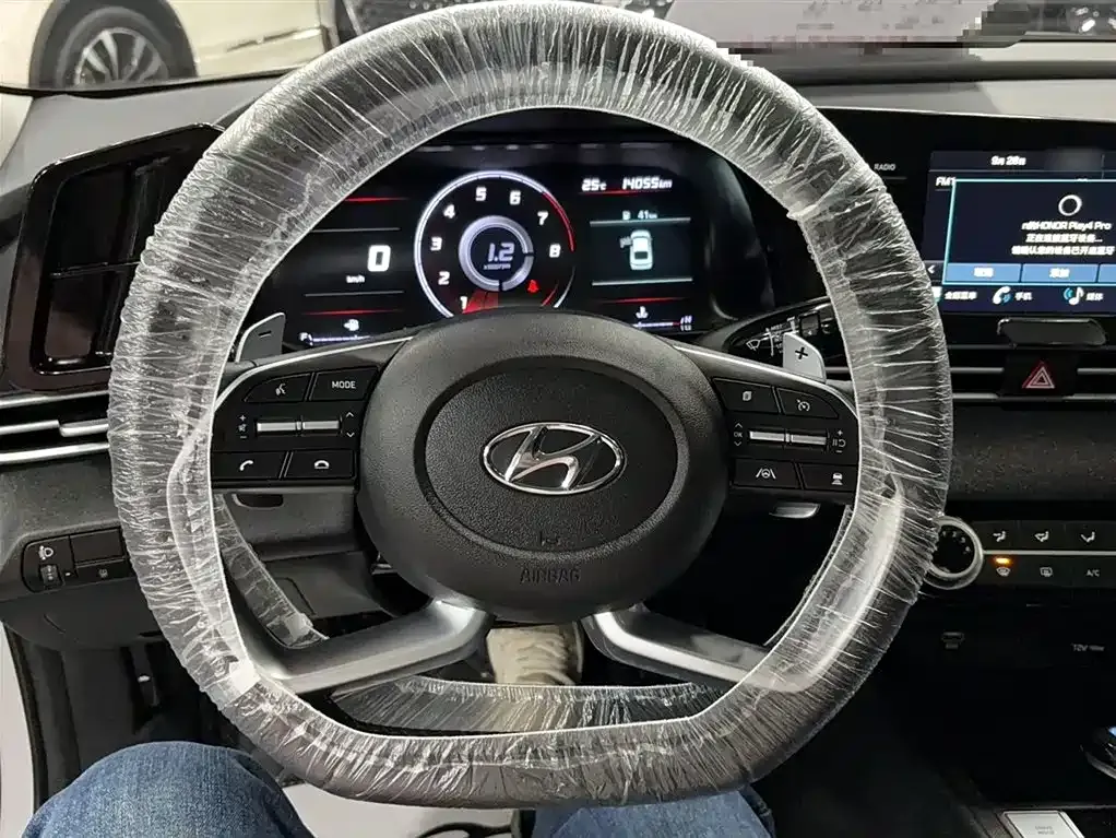 Hyundai Elantra 2023 из CN, фото 3