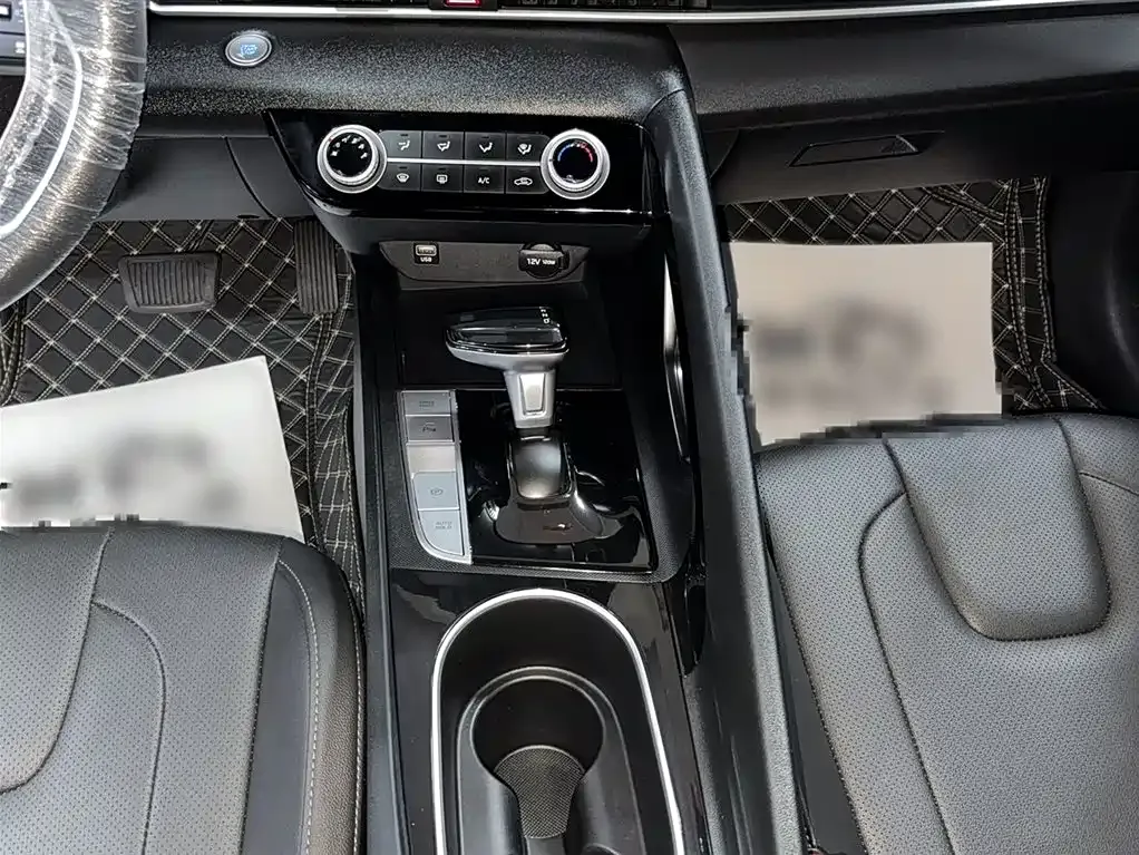 Hyundai Elantra 2023 из CN, фото 9
