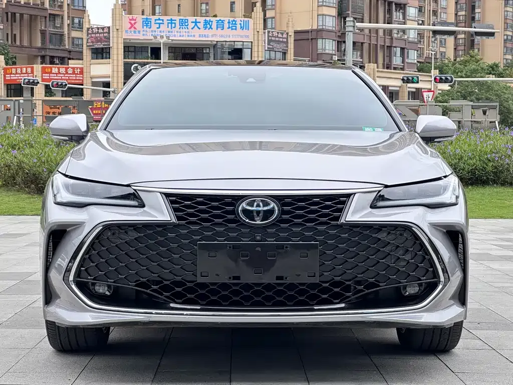 Toyota Avalon — фото 2
