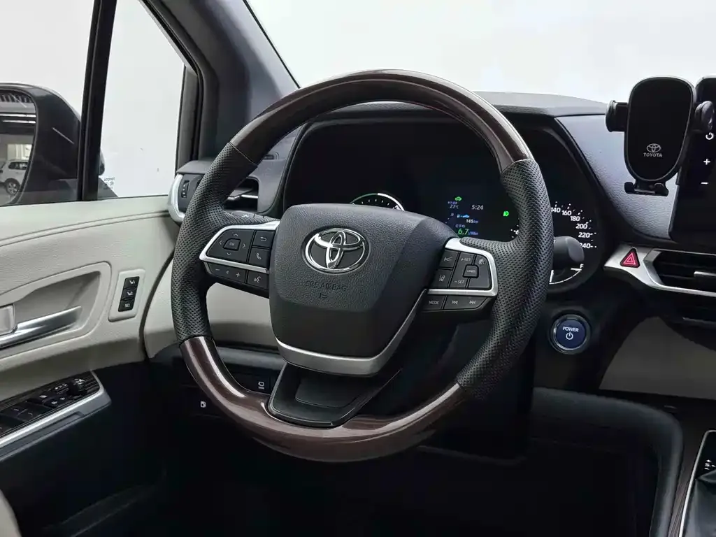 Toyota Granvia 2023 из CN, фото 8