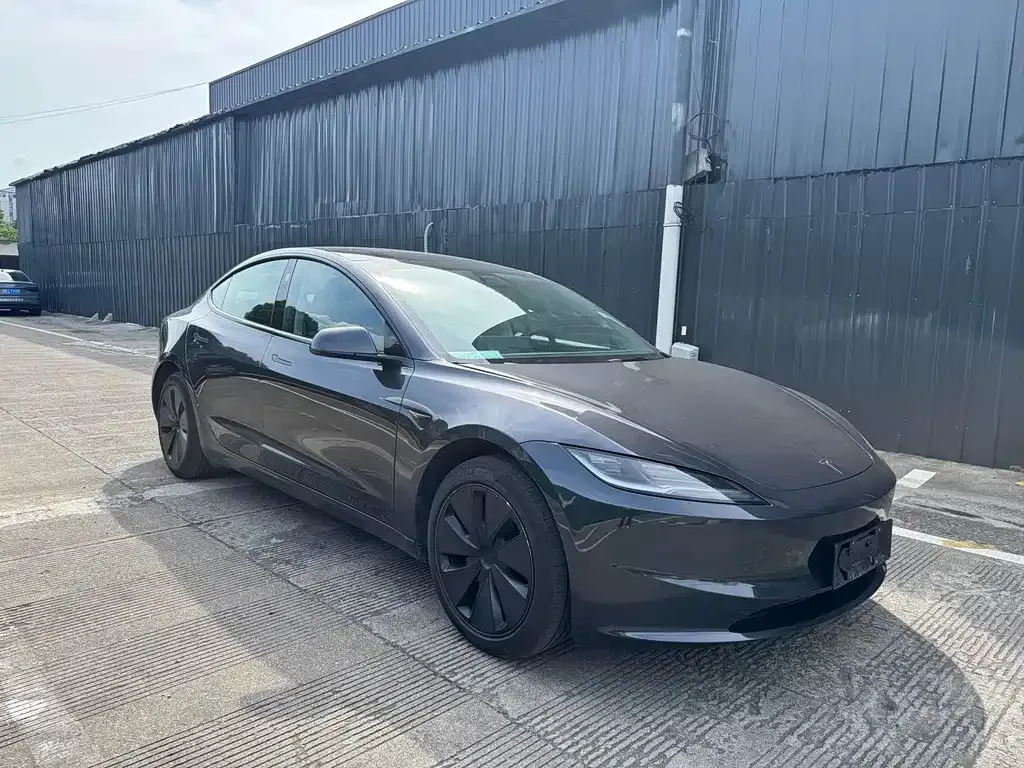 Tesla Model 3 — фото 3