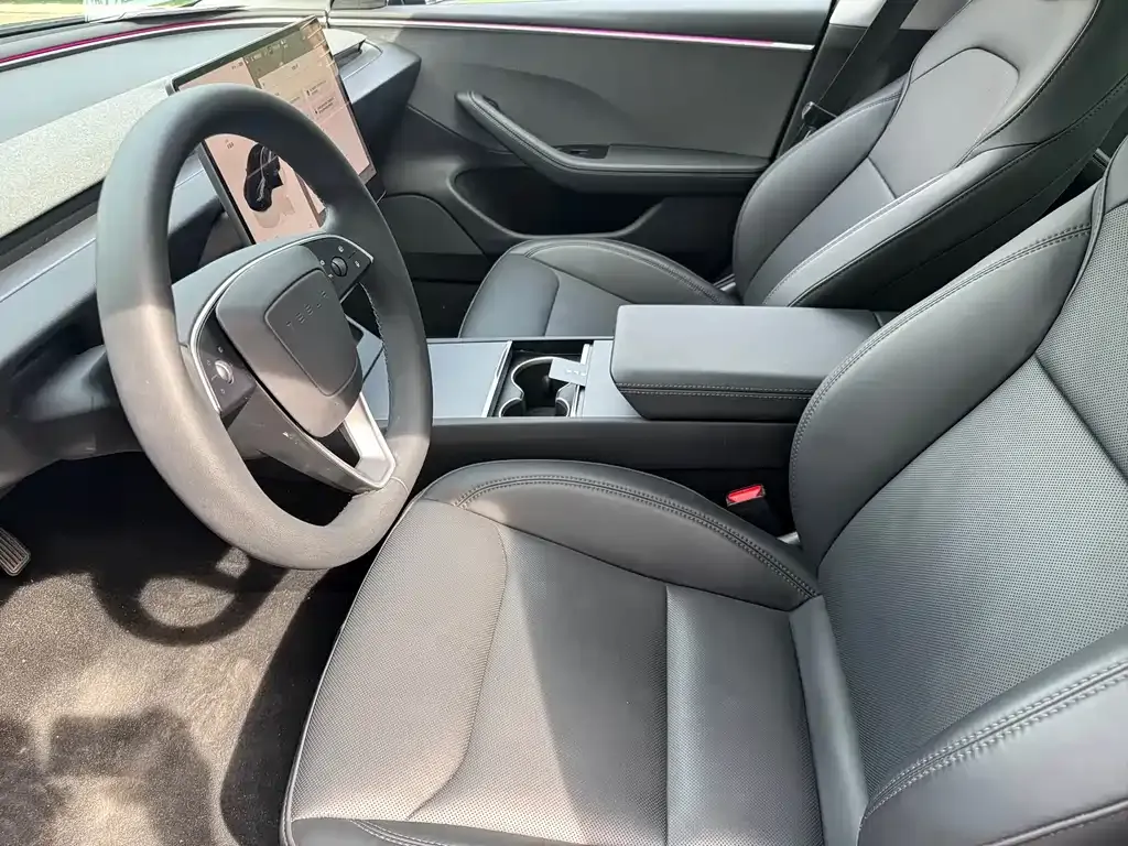 Tesla Model 3 — фото 4