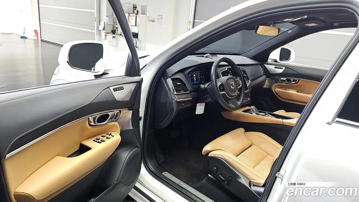 Volvo XC90 — фото 10