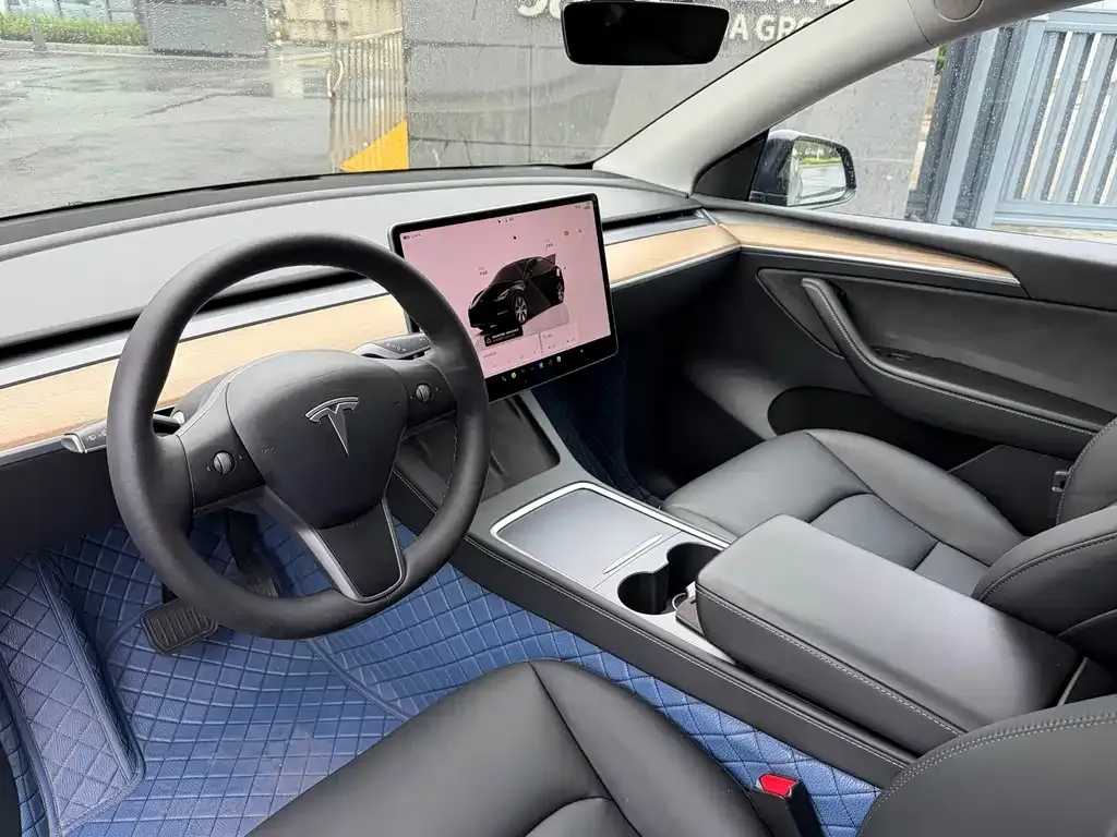 Tesla Model Y — фото 3