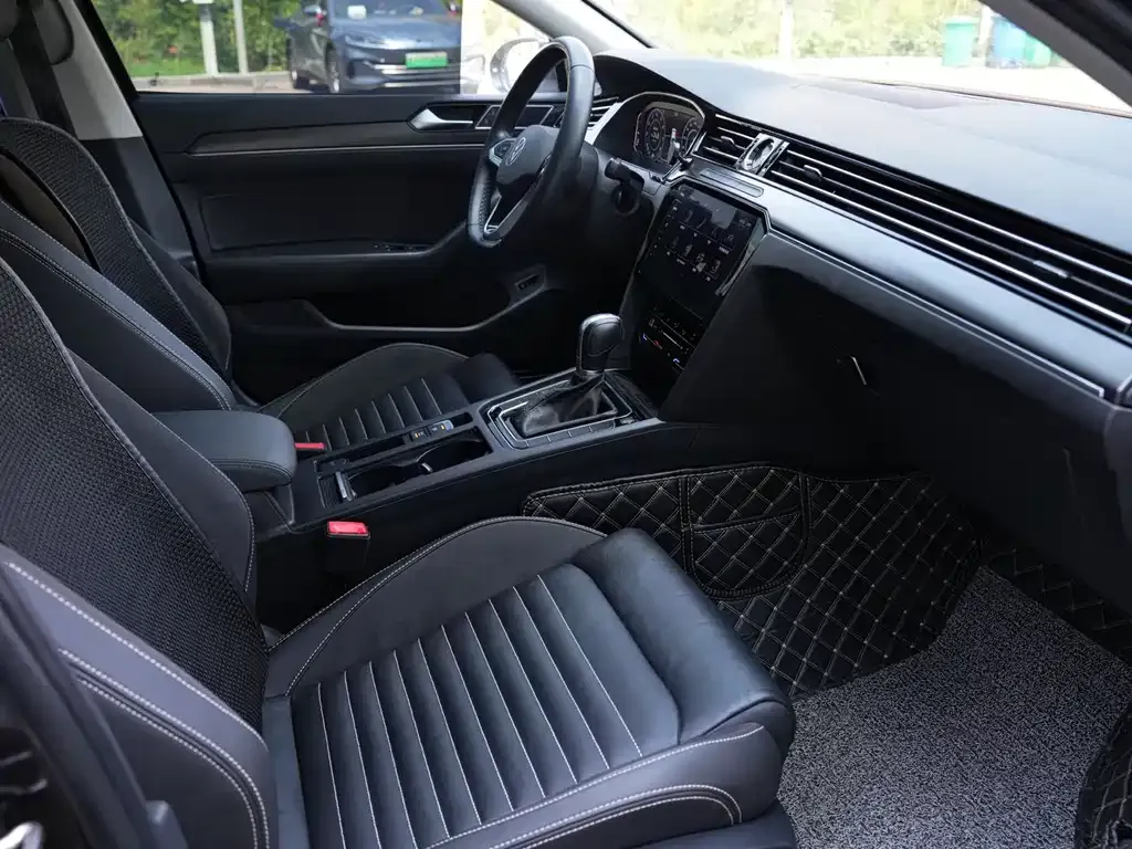 Volkswagen Magotan 2022 из CN, фото 8
