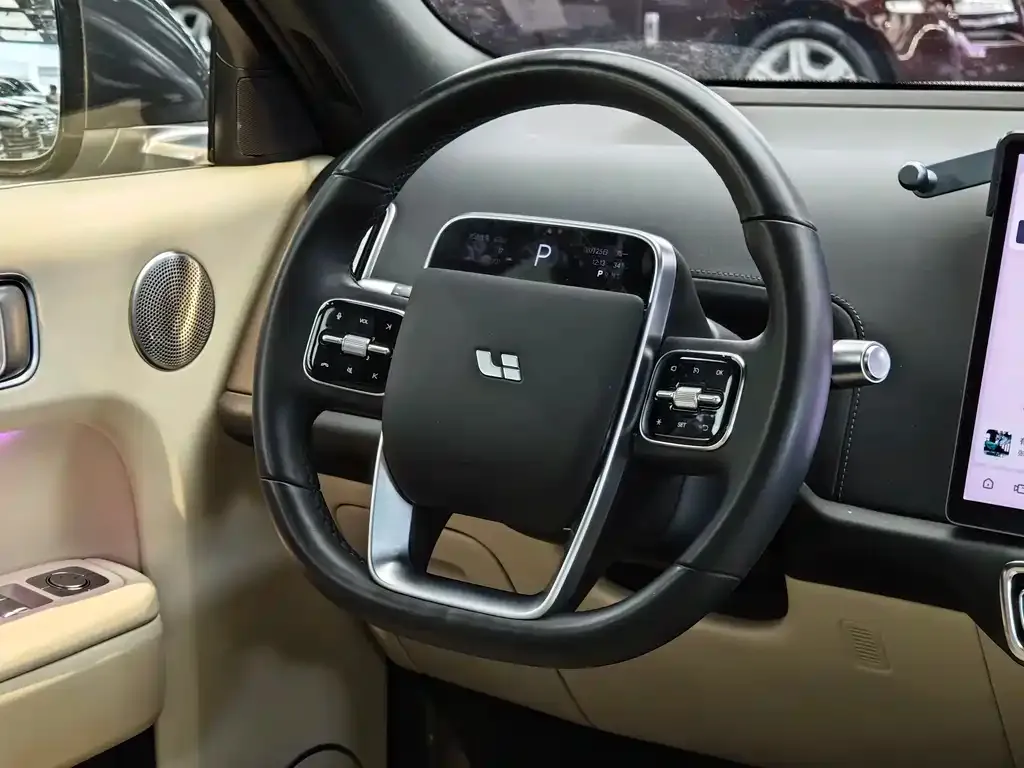 Li Auto L8 2024 из CN, фото 10