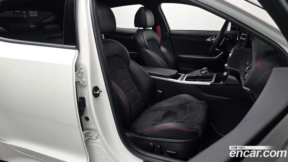Kia Stinger — фото 10