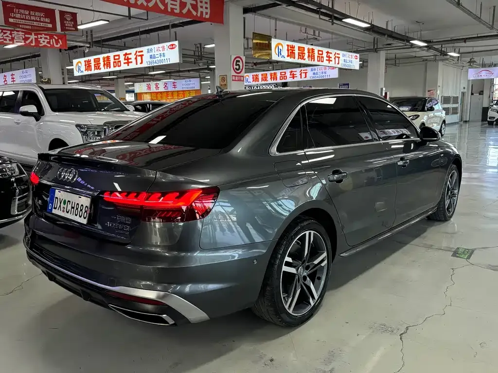 Audi A4L 2021 из CN, фото 7
