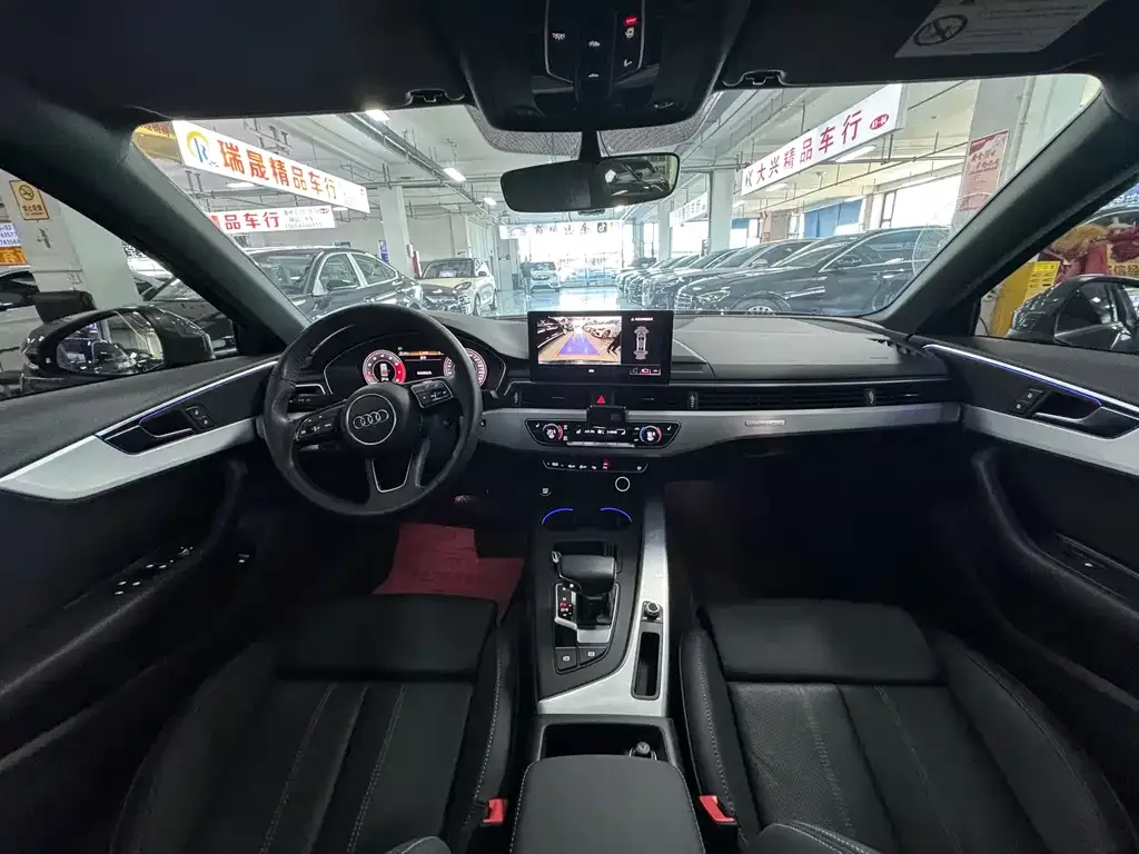 Audi A4L 2021 из CN, фото 8