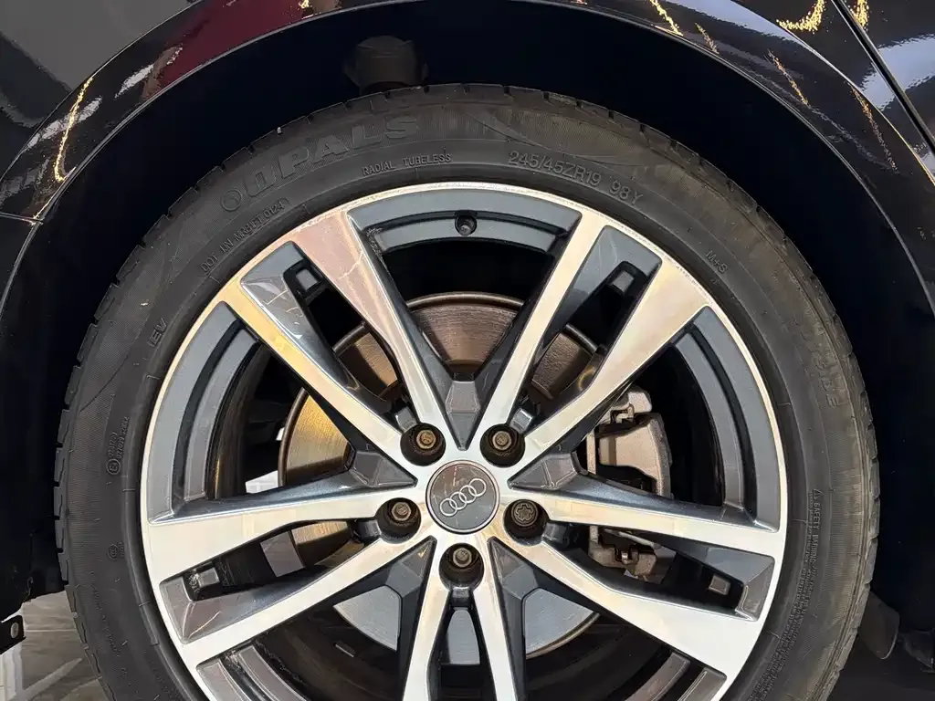 Audi A6L 2023 из CN, фото 4
