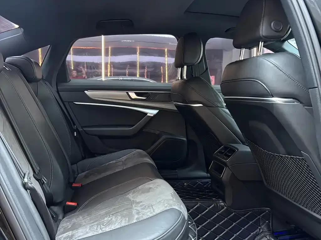 Audi A6L 2023 из CN, фото 5